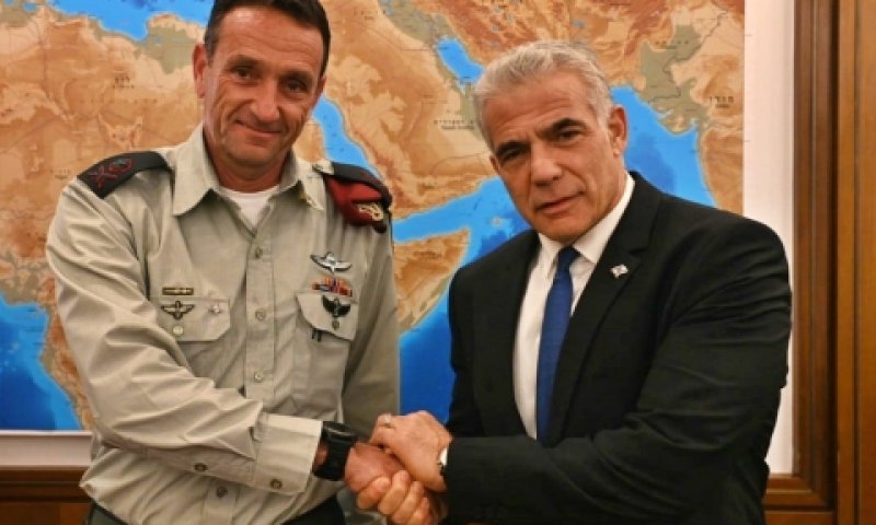 ראש הממשלה ואלוף הלוי, היום בלשכת ראש הממשלה [צילום: חיים צח, לע"מ]