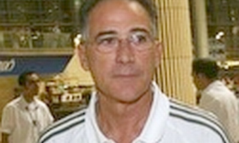 גיורא שפיגל בשדה התעופה. "אין מתח אבל מרגישים דריכות" [צילום: ONE]