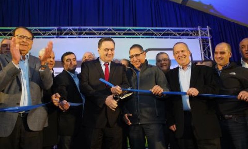בשל הגשם, הסרט נגזר במקום סגור