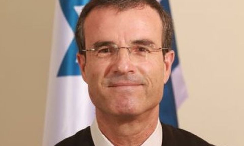 בר-עם. התערב בקוצר רוח