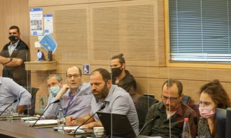 צחי דוד בדיון בוועדה [צילום: נועם מושקוביץ, דוברות הכנסת]