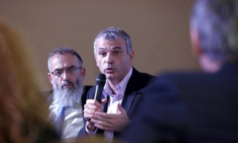 כחלון. "ההחלטות מתקבלות בירושלים" [צילום: אדי ישראל]