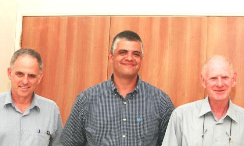 נשיא החברה אמיר זיו אב, טל ליאני ומנכ"ל החברה יצחק טף [צילום: עדי זיו אב]