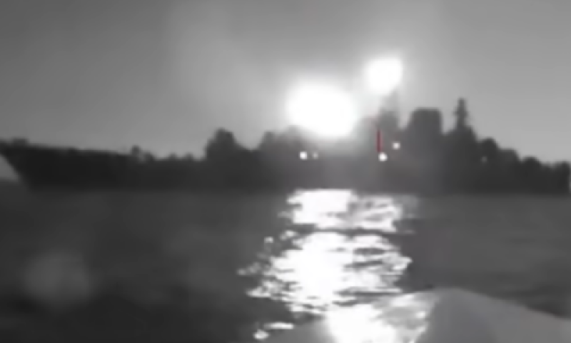 הספינה הרוסית רגע לפני שנפגעה [צילום: שימוש לפי סעיף 27א]