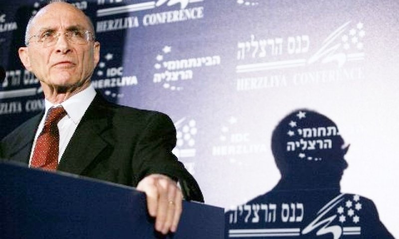 לנדאו. להבטיח אספקה ל-25 שנה ואת השאר לייצא [צילום: פלאש 90]