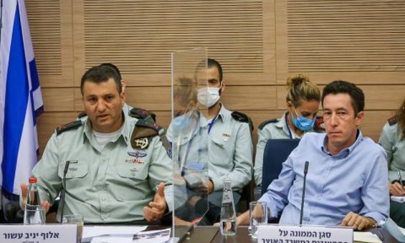 רשף, מימין, בדיון באחת מוועדות הכנסת [צילום: נועם מושקוביץ/דוברות הכנסת]