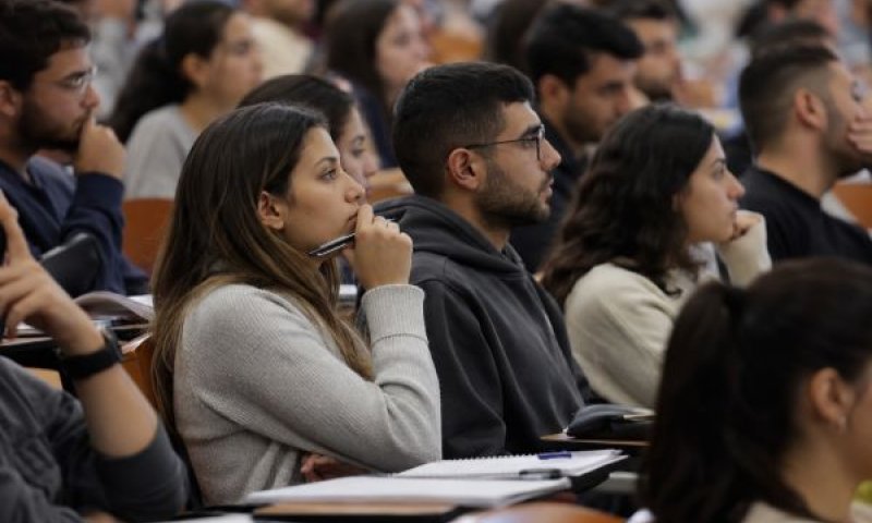 הפערים בהשכלה הגבוהה פוגעים במעמד ישראל [עיבוד AI]