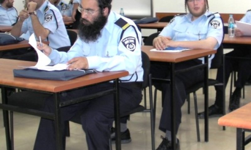 שוטרים חרדים. יעד התעסוקה לשנת 2020 עומד על 63% מהחרדים [צילום: משטרת ישראל]