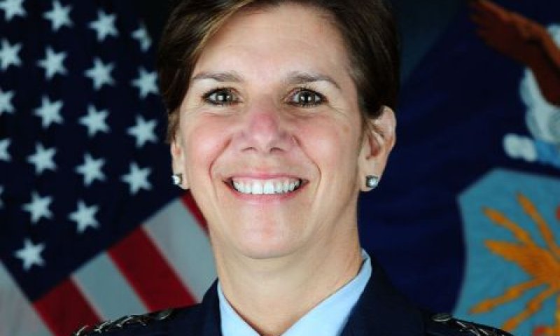 גנרל לורי רובינסון [צילום: United States Air Force ]