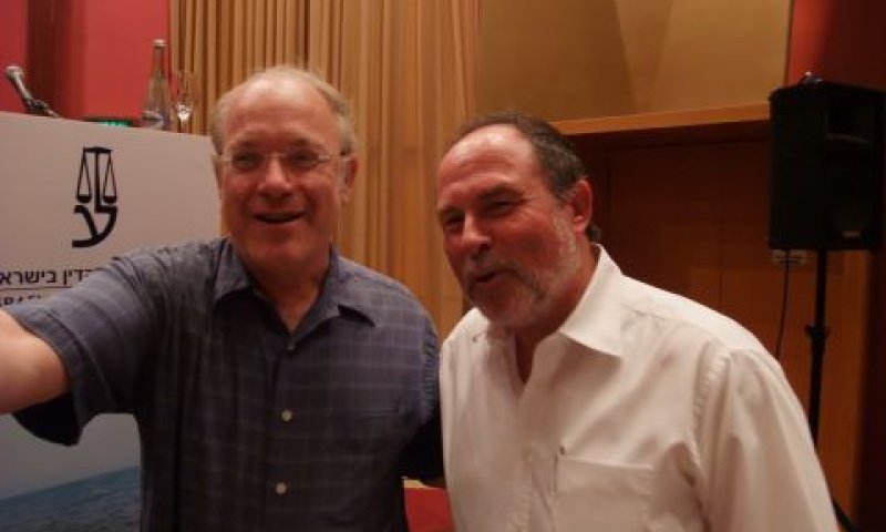 דנציגר והנדל. דעות מנוגדות