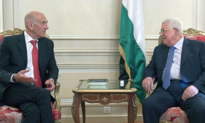 "לא דחה את התוכנית שלי". אולמרט ואבו מאזן
