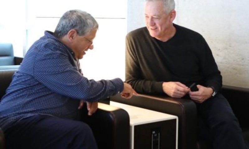 אמיר אשל ובני גנץ [צילום: אלעד מלכה]