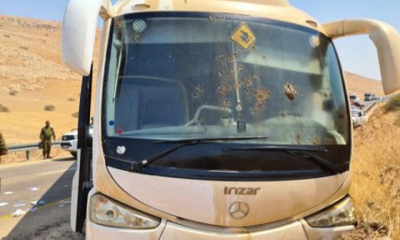 האוטובוס הירוי בבקעת הירדן [צילום: ארגון נהגי האוטובוסים מבית ההסתדרות הלאומית]