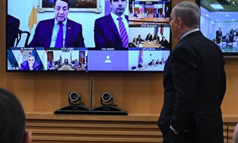 נתניהו בשיחת הועידה היום, במשרד החוץ [צילום: קובי גדעון, לע"מ]