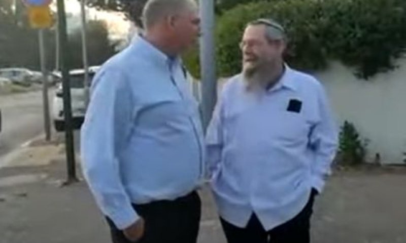 מעוז מגיע לאורבך בתקופת הממשלה הקודמת [צילום: נעם]