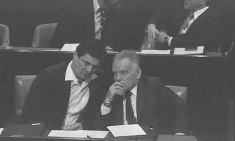 שמיר וארידור. הצמדה לדולר [צילום: חנניה הרמן/לע"מ]