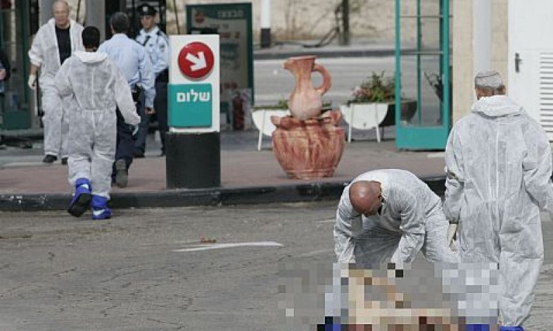 גופת המחבל [צילום: פלאש 90]