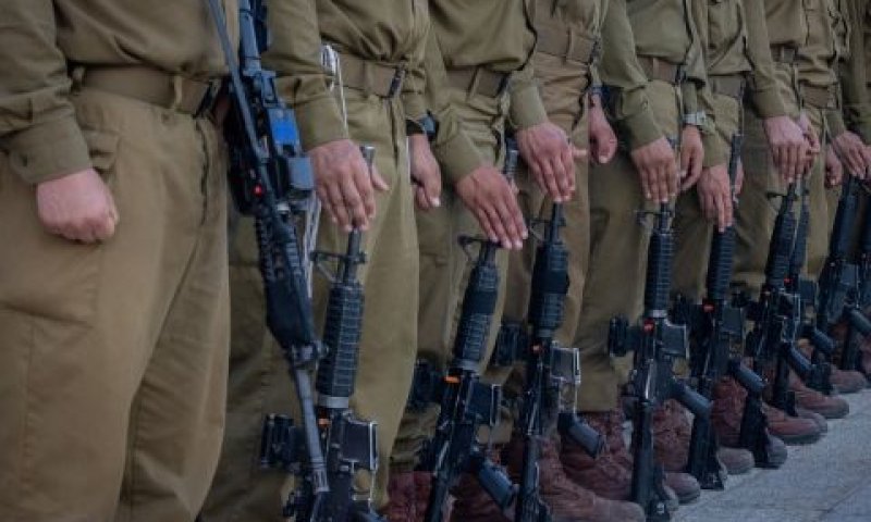 מכרז לעשרות בדיקות לחיילים [צילום: חיים גולדברג, פלאש 90]