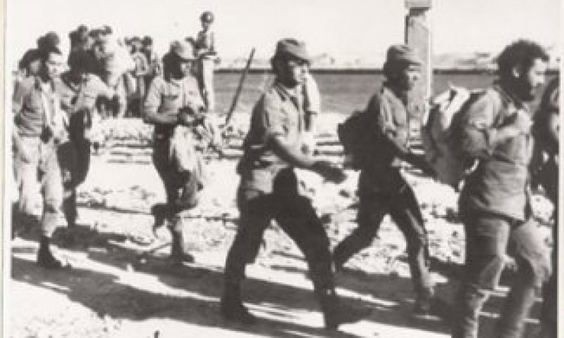 שבויי מוצב המזח. 40 יום בשבי [צילום: אתר erim-pow]