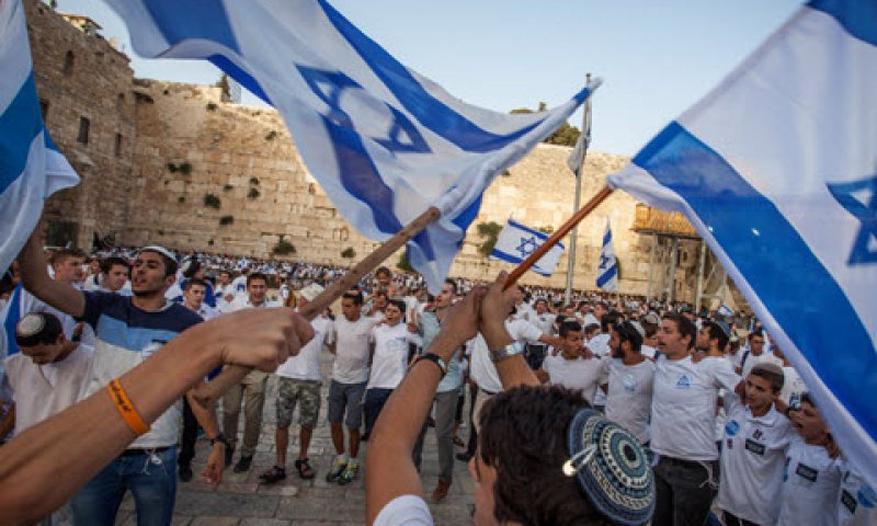 מצעד הדגלים בשנה שעברה [צילום: ז'אק וודגראס/פלאש 90]