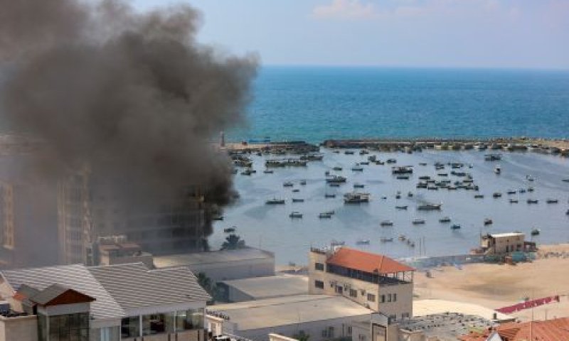 נמל עזה לאחר הפצצה, 11.10.23 [צילום: עטייה מוחמד, פלאש 90]