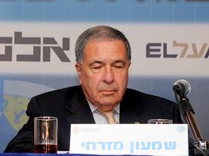 שמעון מזרחי. הפנה את גבו [צילום: פלאש 90]
