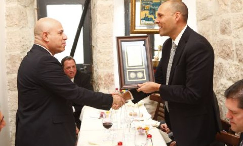 קיבל וארבלי במפגש [צילום: יח"צ]