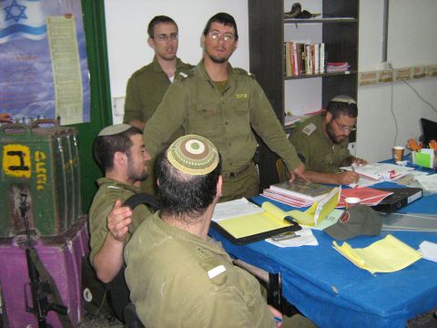 [צילום: מחלקה ראשונה]