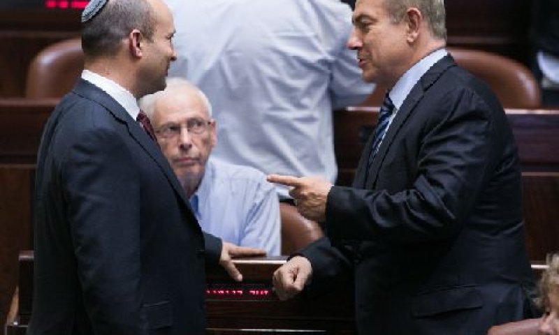 נתניהו ובנט. החיוכים נמחקים [צילום: יונתן זינדל/פלאש 90]