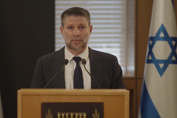 השר סמוטריץ', היום בהצהרה לתקשורת [צילום: תקשורת שר האוצר]