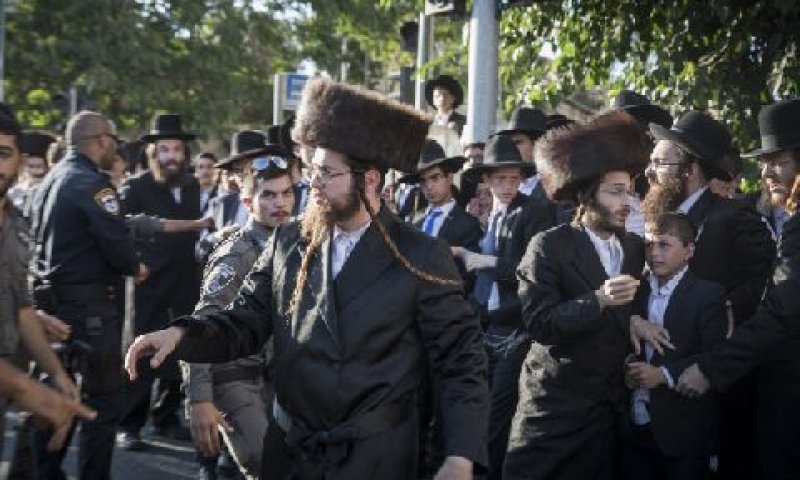 חרדים בירושלים מפגינים נגד חילולי שבת [צילום ארכיון: הדס פרוש/פלאש 90]