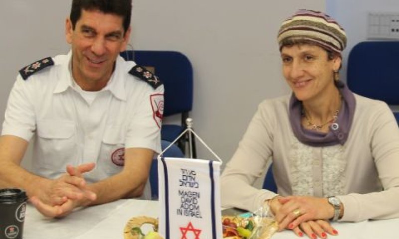 יו"ר סיעת הבית היהודי חכ שולי מועלם-רפאלי ומנכל מד"א [צילום: דוברות מדא]