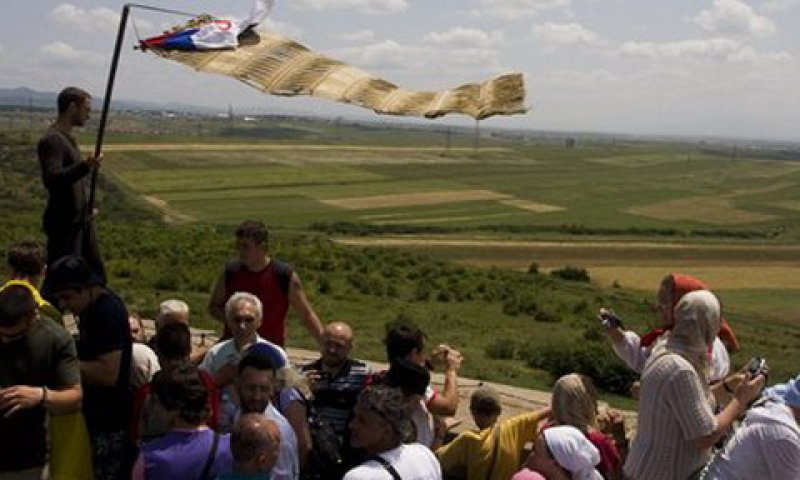 הסרבים חוגגים היום 619 שנה לקרב קוסובו, המשמש טיעון מרכזי לבעלותם על המדינה [צילום: AP]
