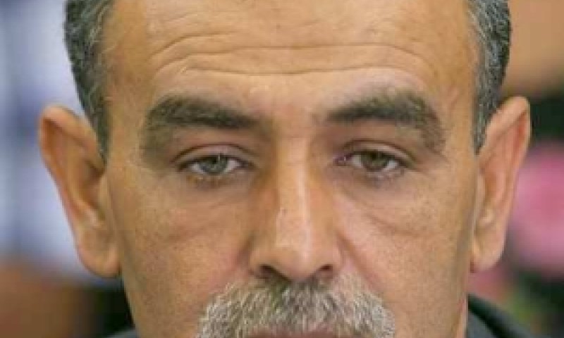 ניאלץ להגן על הבתים. ח"כ זחאלקה [צילום: פלאש 90]