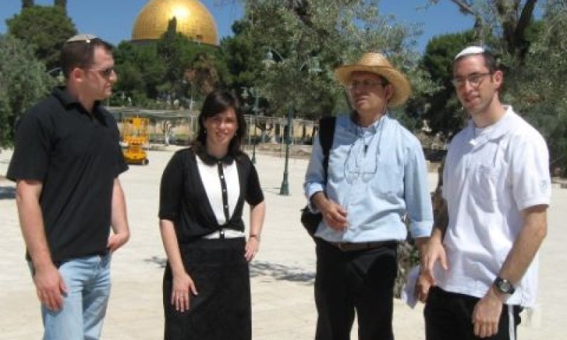 חוטובלי. עלייה למטרות אישיות [צילום: עזרא גבאי]