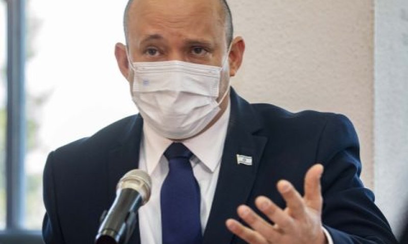 בנט. מנסה לשמור על ישראל פתוחה [צילום: אוליביה פיטוסי/פלאש 90]