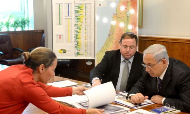 נתניהו ופינסקי [צילום ארכיון: עמוס בן-גרשום/לע"מ]