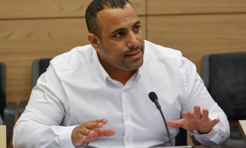 סגן השר קארה. מעדיפים שחקנים שלא זחלו בשוחות [צילום: נועם מושקוביץ/דוברות הכנסת]