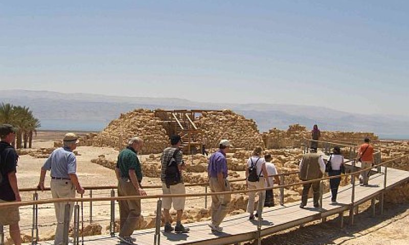 ללכת יחד [צילום: מוזיאון ארצות המקרא, ירושלים]