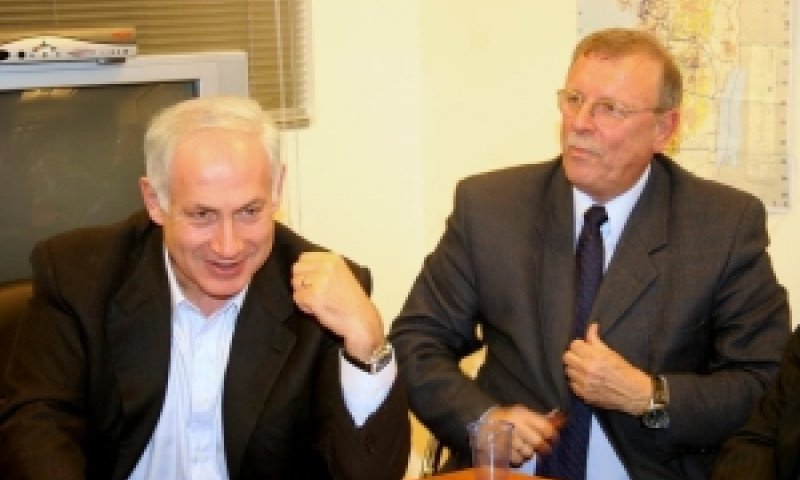 יעקב חרש לצידו של בנימין נתניהו [צילום: אתר הבחירות הרשמי]