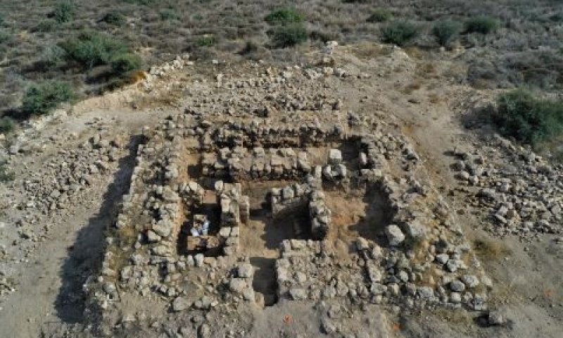 המצודה שנחשפה ביער לכיש [צילום: ולדיק ליפשיץ רשות העתיקות]