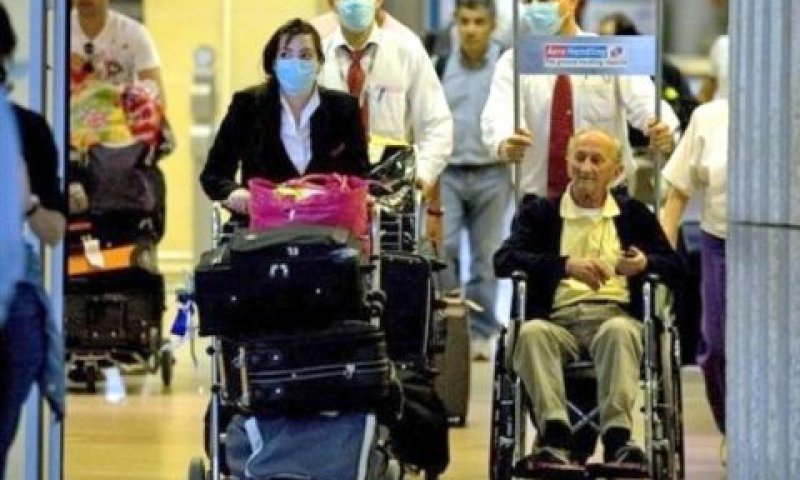החשש משפעת החזירים בנתב"ג [AP]