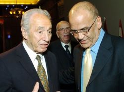 שמעון פרס, סעיב עריקאת