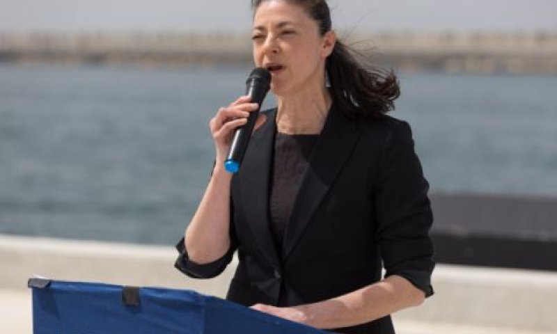 השרה מיכאלי בנמל אשדוד [צילום: פלאש 90]