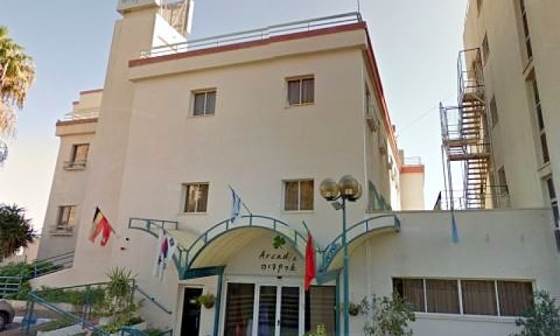 מלון ארקדיה בטבריה. ללא רשיון עסק [צילום: סטריט וויו]