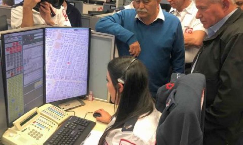 חברי הכנסת בביקור במוקד מד"א [צילום: מד"א]