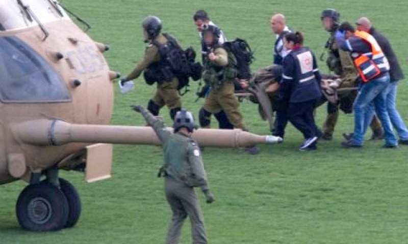פינוי החיילים הפצועים היום [צילום: פלאש 90]