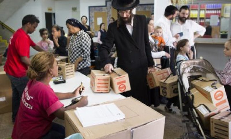 תלונות של עובדים זרים [צילום: פלאש 90]