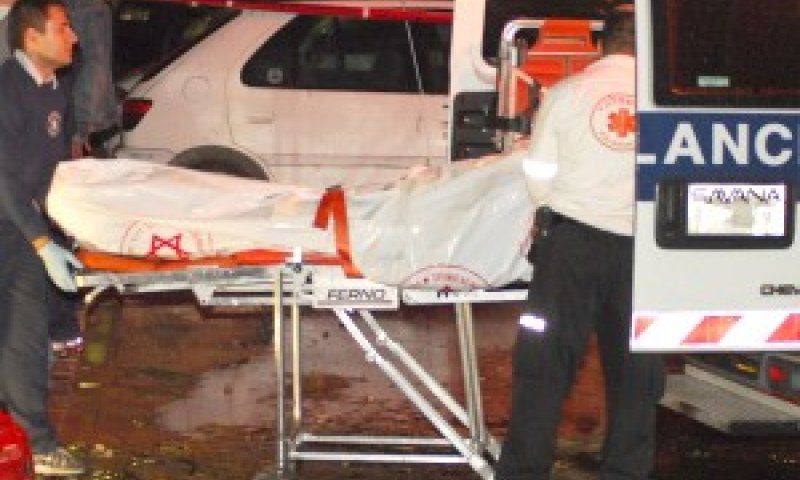 גופתו של אוחיון נלקחת מזירת הרצח [צילום: פלאש 90]