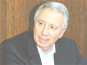 פיוטרקובסקי. הכחיש דבר הנאמנות לארנון. המסמך מוכיח אחרת. האם בגד בארנון?